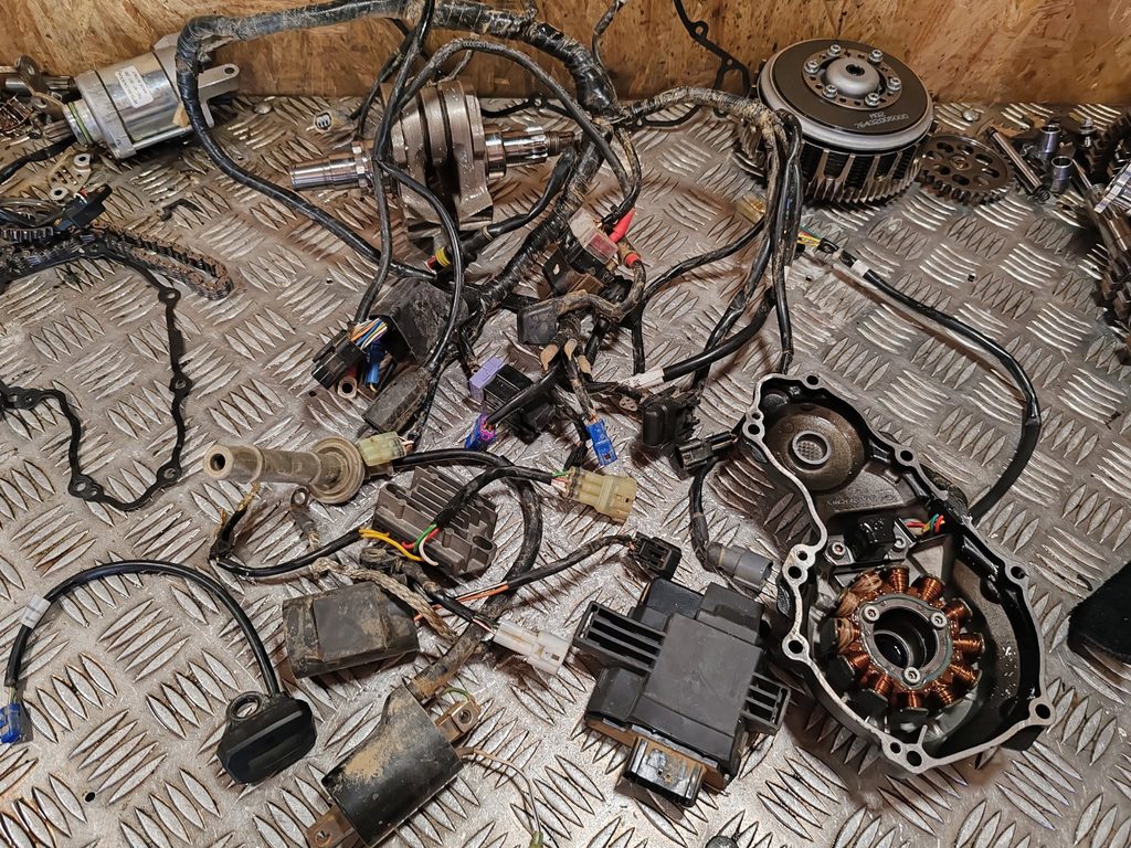 KOMPLET ELEKTRIKA, ECU, STATOR, REGULATOR, VŽIGALNA TULJAVA, INŠTALACIJA....