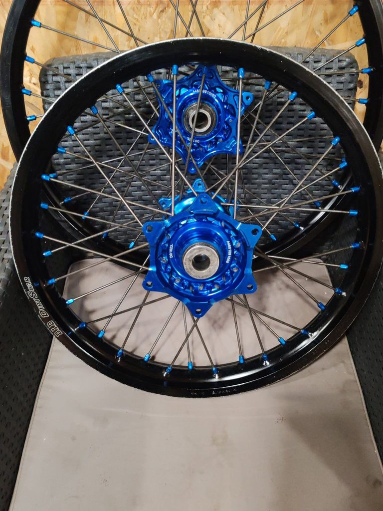 KOMPLET PLATIŠČ OEM SPORT PARTS KOT NOVA