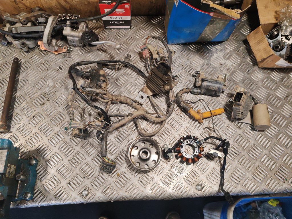 KOMPLET ELEKTRIKA, STATOR, ECU RAČUNALNIK, INŠTALACIJA, REGULATOR, KONDENZATOR