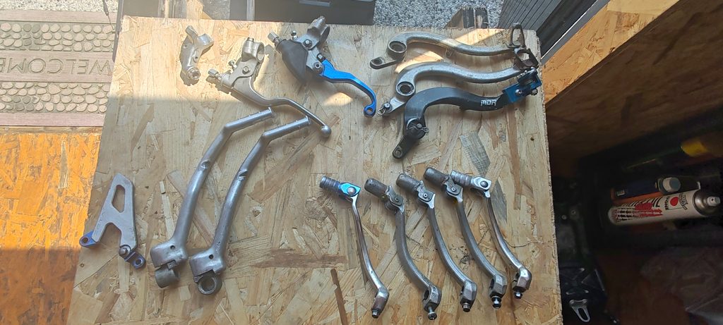 YAMAHA YZ250F DELI, MENJALNIK,ZAVORE,KICK STARTER