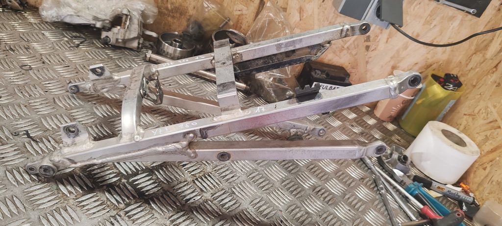 SUBFRAME, KOŠ SEDEŽA