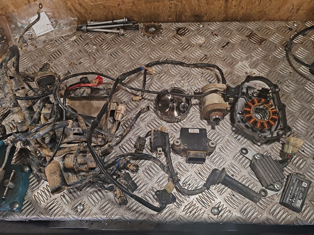 KOMPLET ELEKTRIKA,ECU RAČUNALNIK,INŠTALACIJA,STATOR,ROTOR...